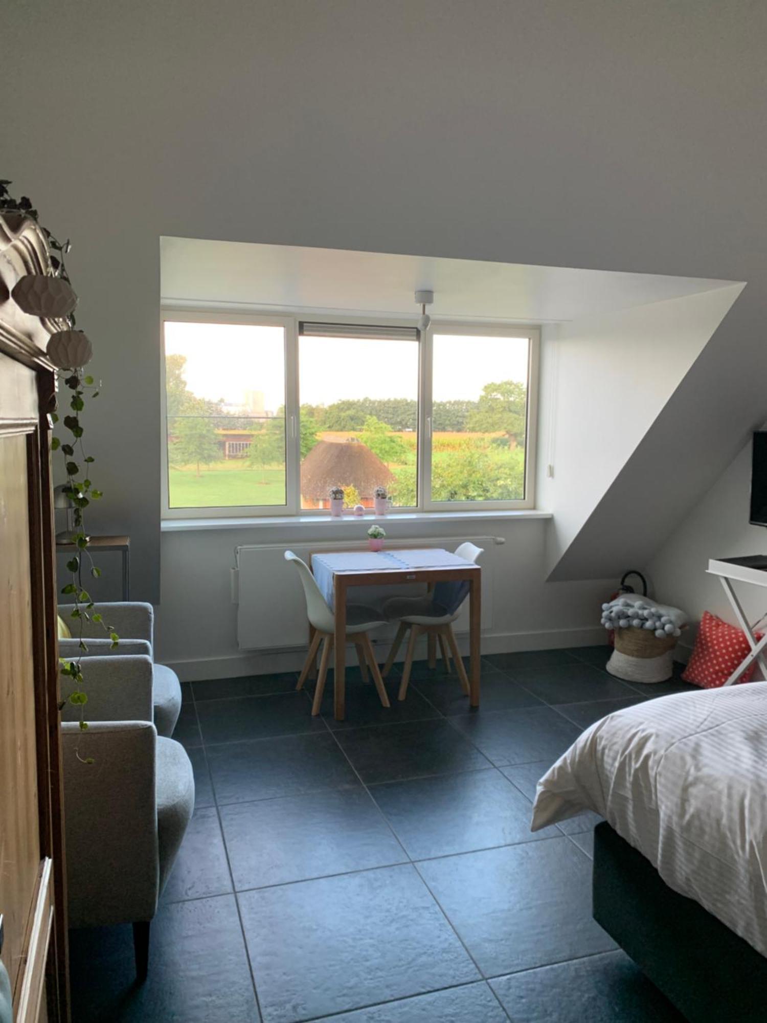 Bed and Breakfast De Moeraseik Zele Esterno foto